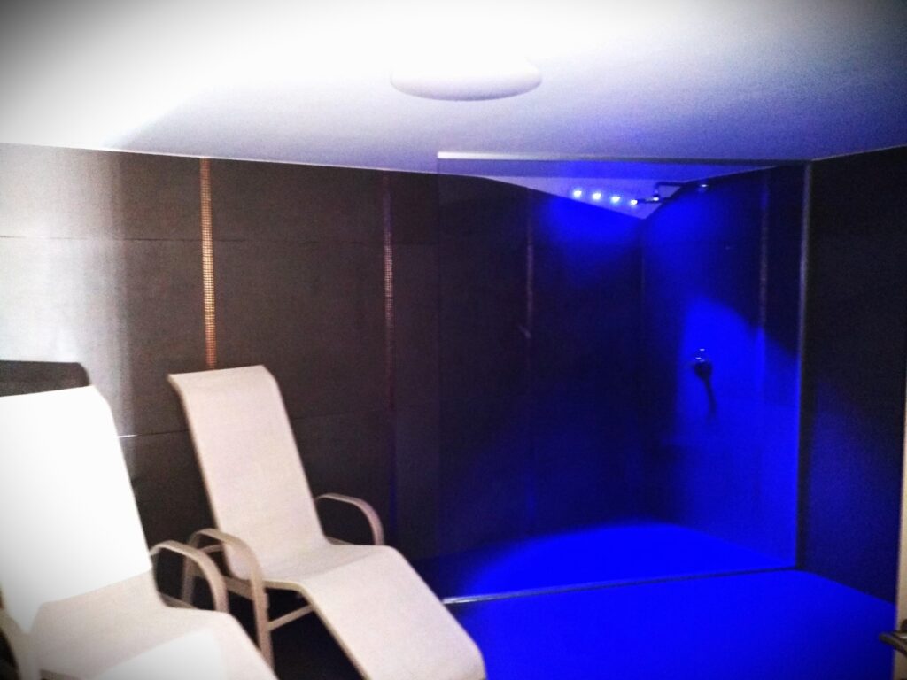 1. IZDELAVA ODPRTIN LUČI ZA SAVNO