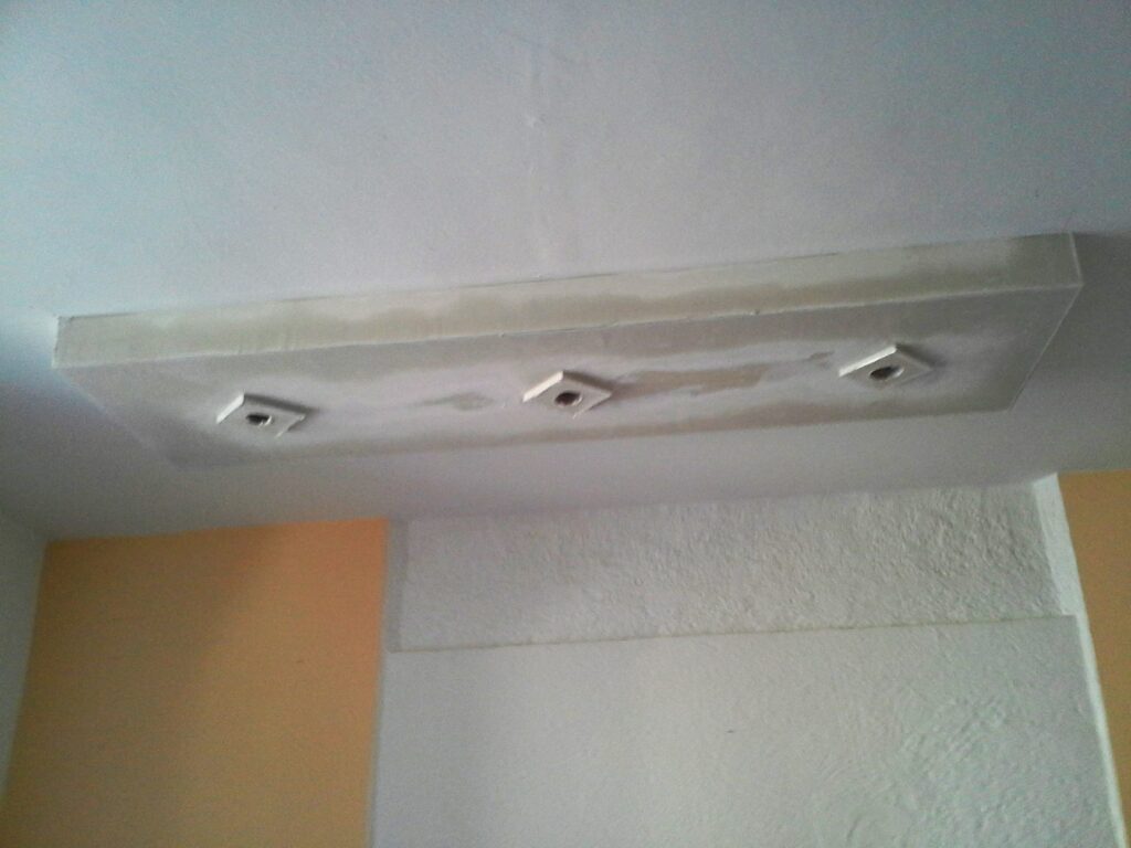 IZDELAVA DEKORACIJE ZA LUČI