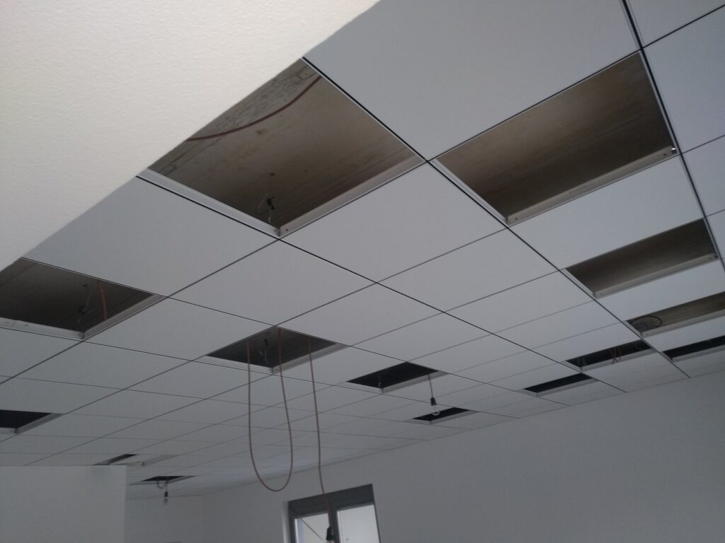 MONTAŽA ARMSTRONG STROPA